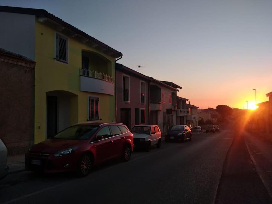 La Casa Del Sole - Casa Vacanze Uri Exterior foto