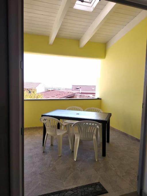 La Casa Del Sole - Casa Vacanze Uri Exterior foto